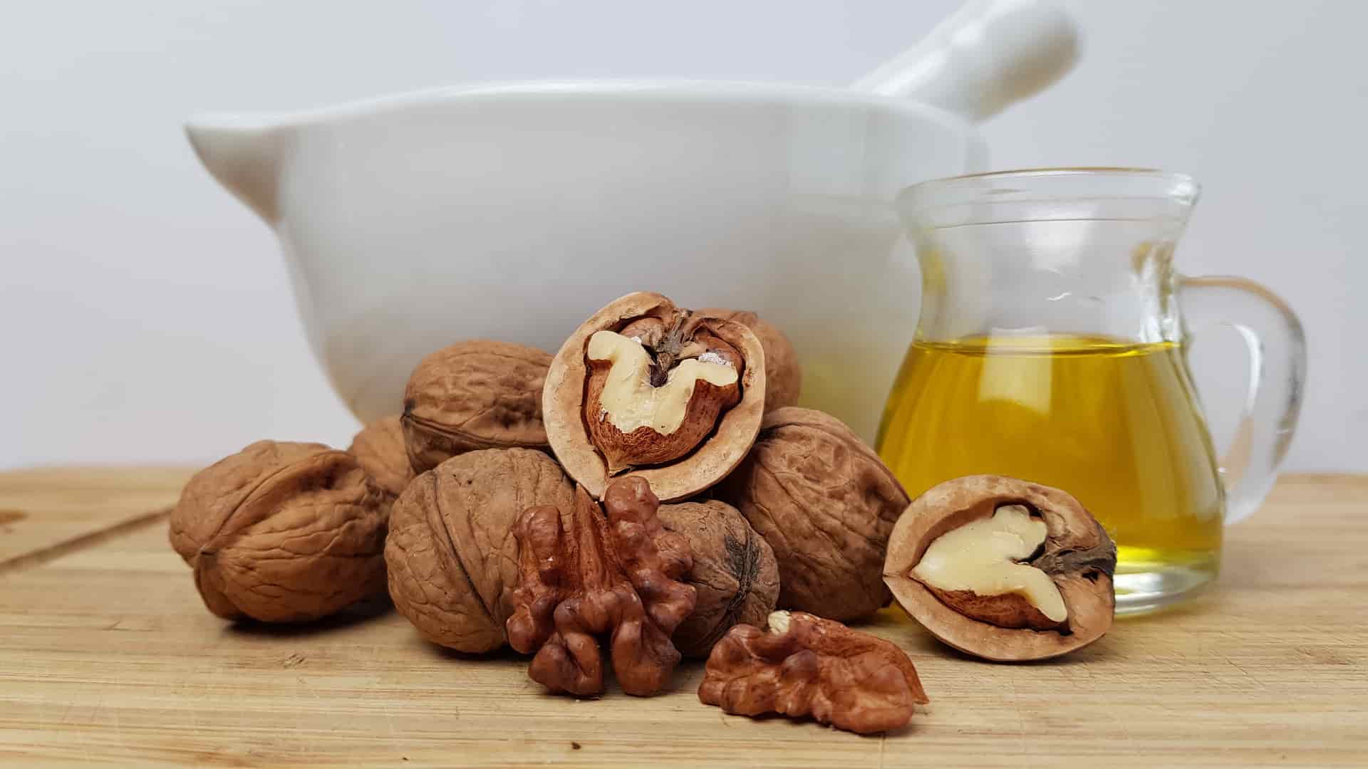 is refined walnut oil healthy